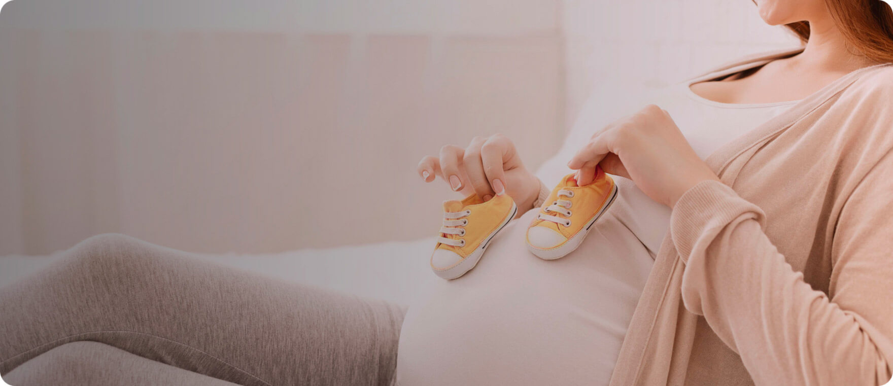 Pregnant woman with Buenos Aires in the background — giving birth in Argentina with citizenship by birth